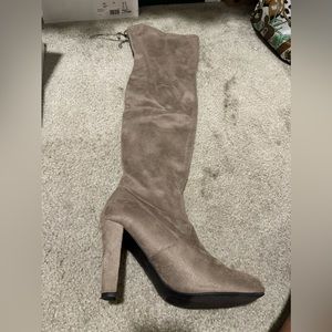 Steve Madden Taupe suede gorgeous boots size 10 in original box